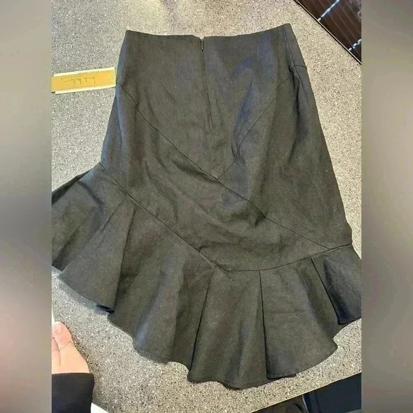 Nicole Miller Asymmetrical Ruffle Skirt 0 - Picture 2 of 3